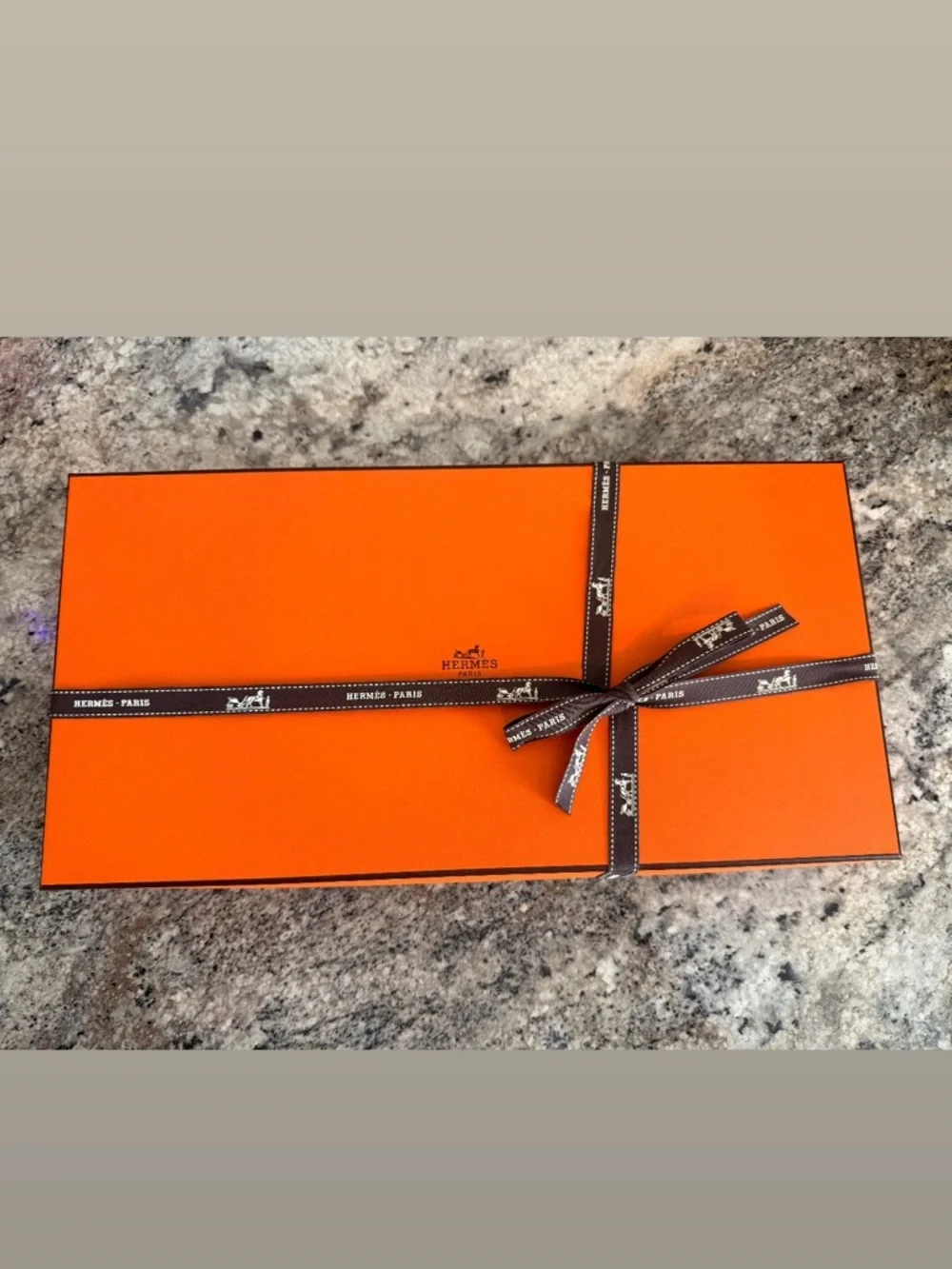 Authentic Hermès Cashmere scarf in box with ribbon - Picture 1 of 14